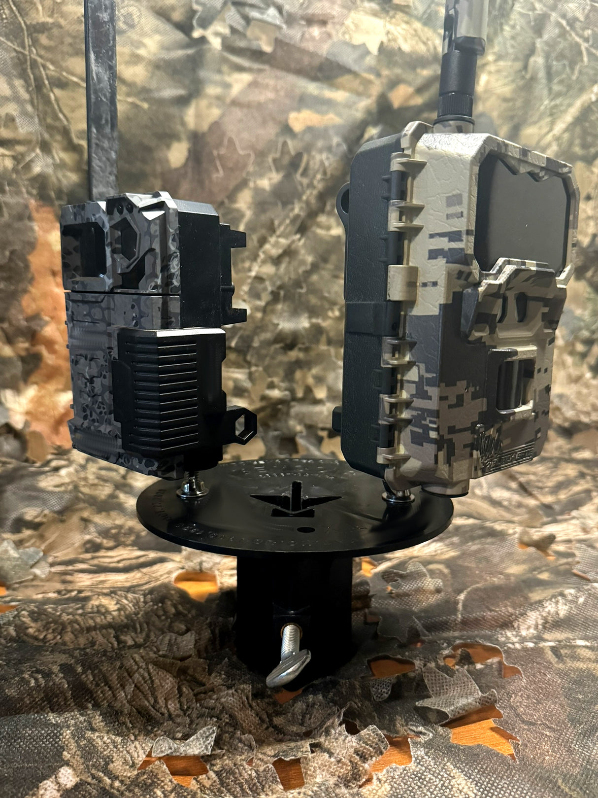 T Post Mount 2 Cameras (no articulating arms, just hardware for mounting 2 cameras)